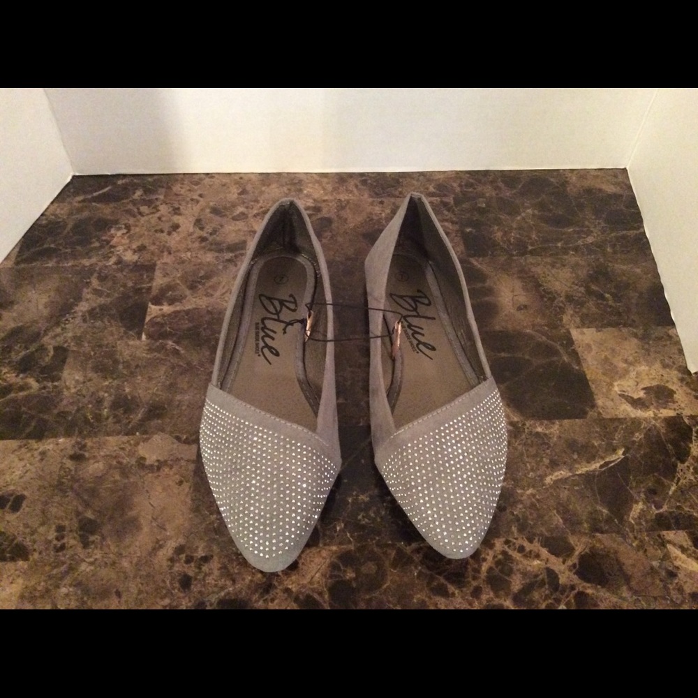 NWOT Stylish gray flats